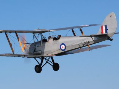 DH-82_Tiger_Moth_2_(1940)_Vliegend_Museum_Seppe