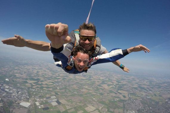 ENPC Tandemsprong 85 parachutespringen breda internationl airport