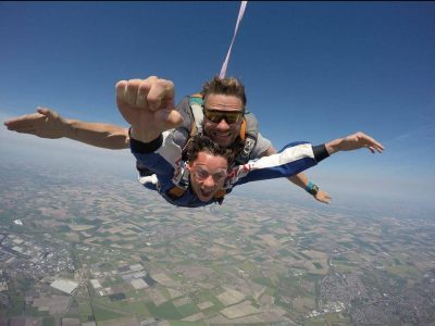 fallschirmspringen breda internationaler flughafen